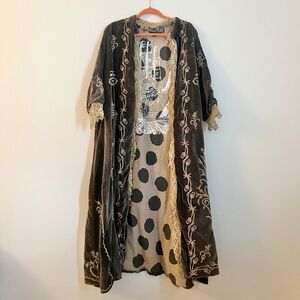 Magnolia Pearl Velvet Duster